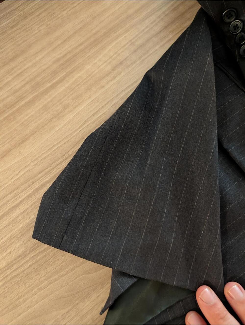 Joseph Feiss Dark Grey Pinstripe Suit 100% Wool Cuffs Pleated 41L - Picture 8 of 12